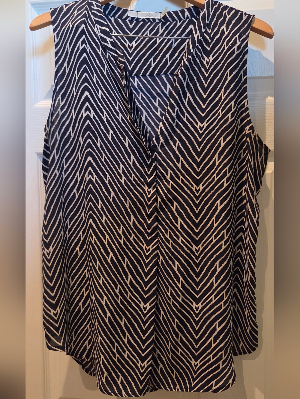 Gibson Navy and White Chevron Print Sleeveless Top (Tunic Length)